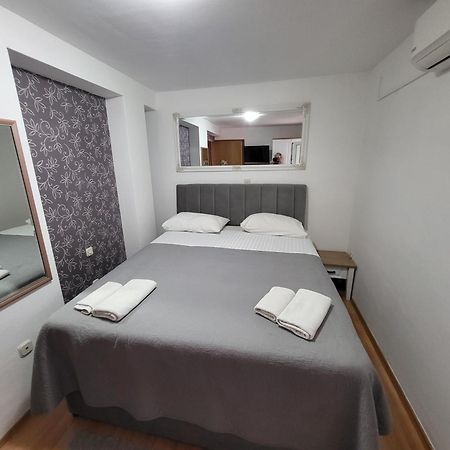 Apartament Guest Accomodation Zura Skradin Zewnętrze zdjęcie