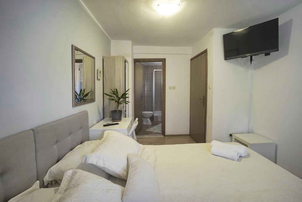 Apartament Guest Accomodation Zura Skradin Zewnętrze zdjęcie