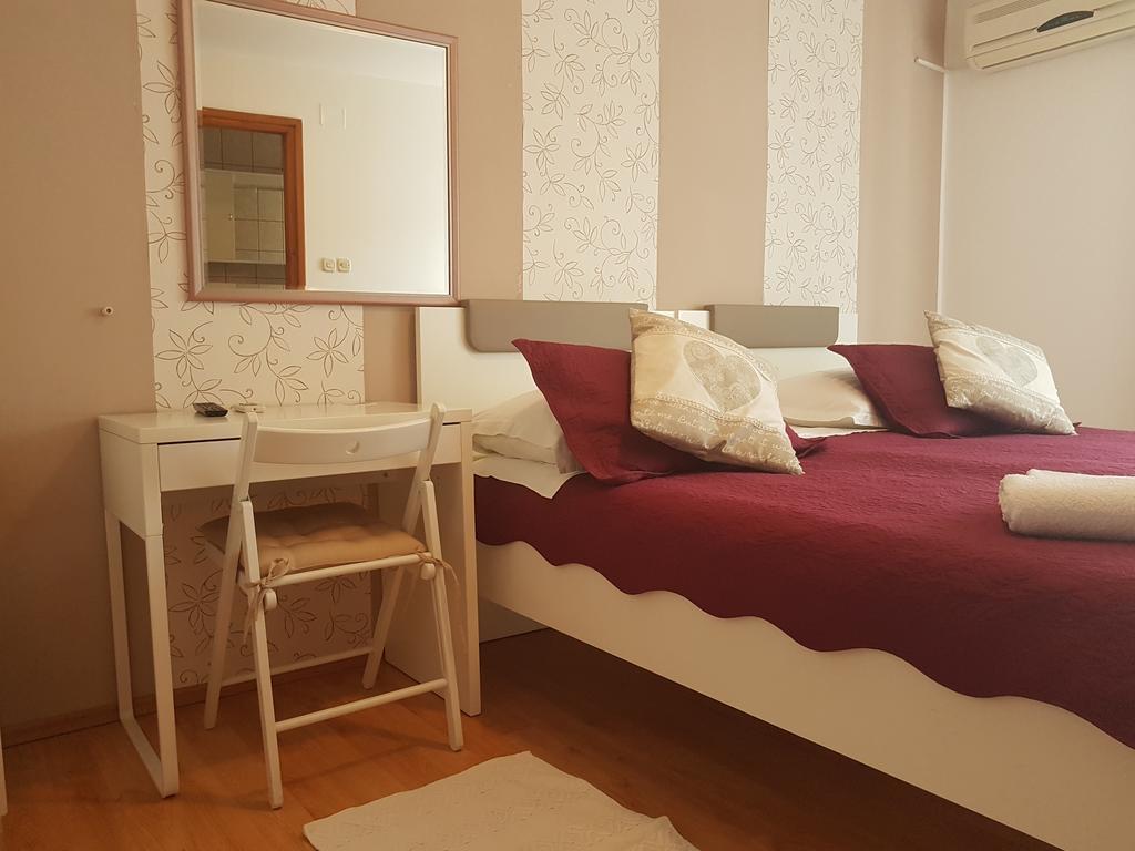 Apartament Guest Accomodation Zura Skradin Zewnętrze zdjęcie